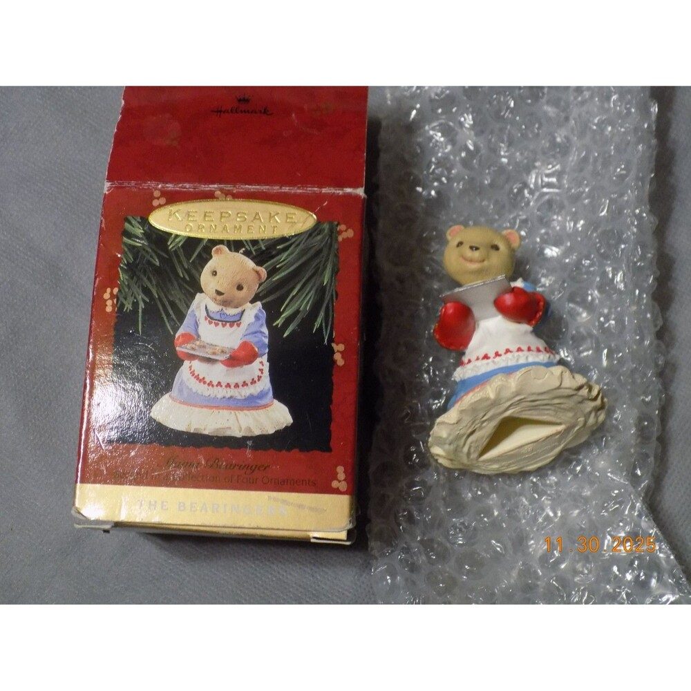 Hallmark Keepsake Ornament "The Bearingers" Mama Bearinger • 1993